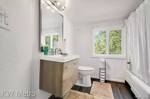 32405 ROBESON Street, St. Clair Shores, MI 48082