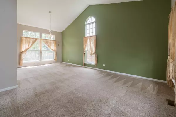 7404 Atkinson CIR, Plainfield, IL 60586