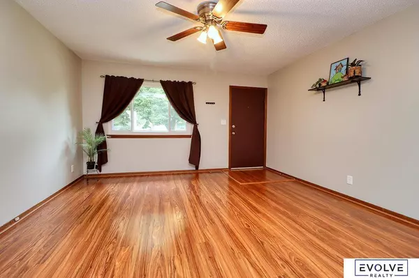 6206 Inverness Road, Lincoln, NE 68512