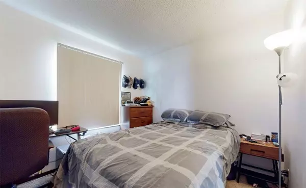 3803 Blue Mound Dr NE, Cedar Rapids, IA 52402