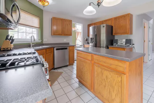 7404 Atkinson CIR, Plainfield, IL 60586