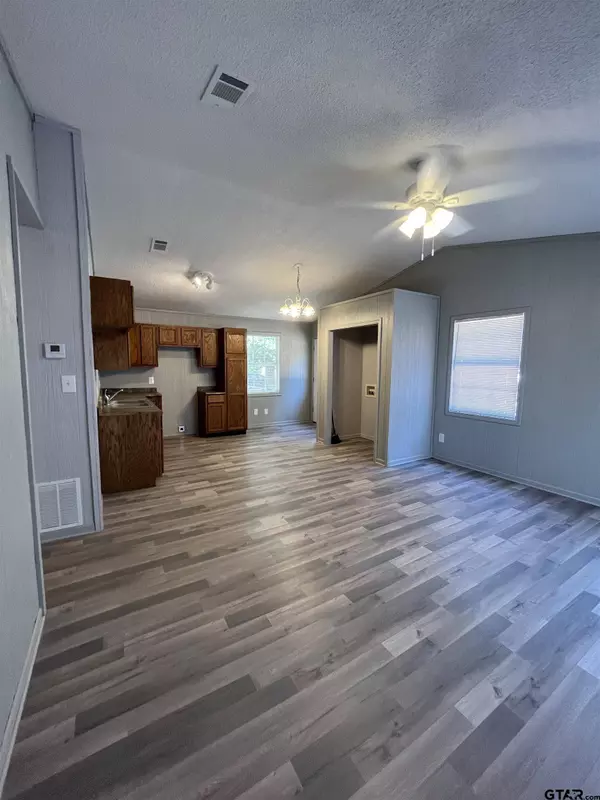 703 S Alabama St, Troup, TX 75789