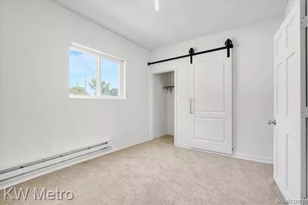 32405 ROBESON Street, St. Clair Shores, MI 48082