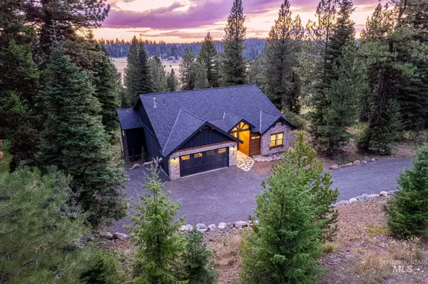 3330 Whitefield Ln, Mccall, ID 83638
