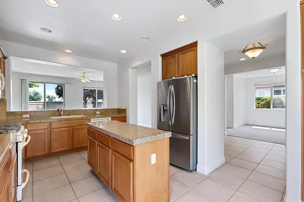 2193 Ryedale LN, Sacramento, CA 95835