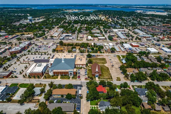 311 Smith Street, Grapevine, TX 76051