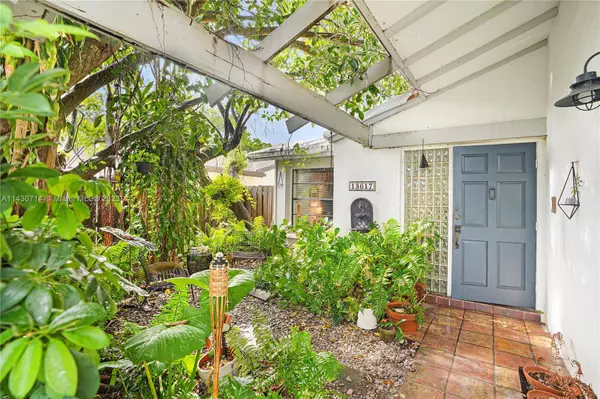 13617 SW 114th Ln, Miami, FL 33186