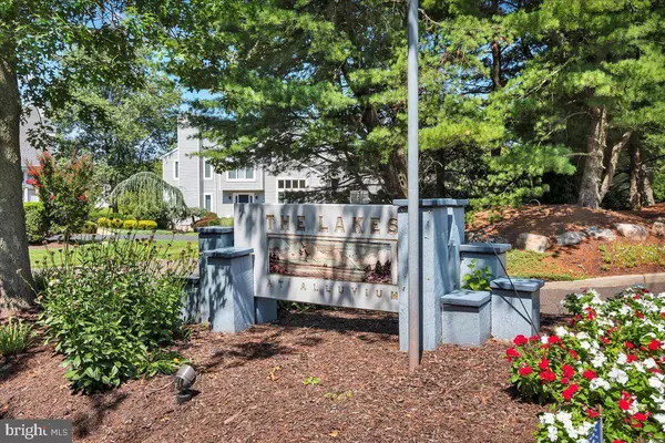 601 SUNSHINE LAKES DR, Voorhees, NJ 08043