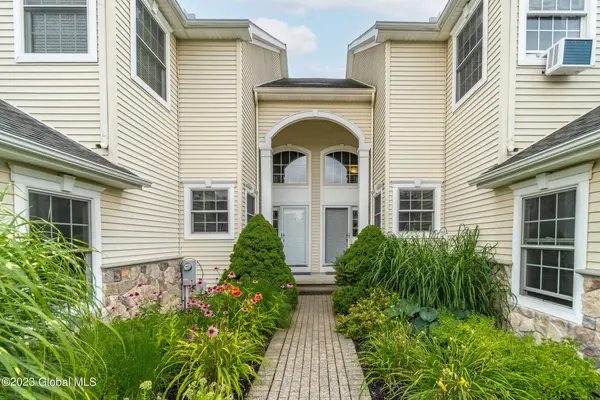 3 Friebel Court, Albany, NY 12208