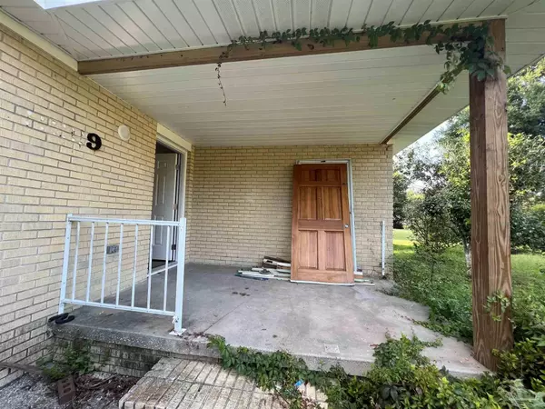 8229 Six Pence Dr, Pensacola, FL 32514