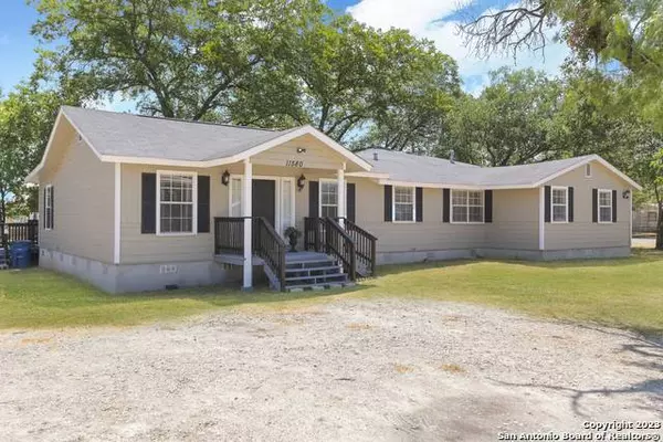 11580 Dhanis Ave, Lacoste, TX 78039