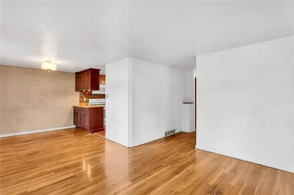 230 Williamsburg Dr, Monroeville, PA 15146