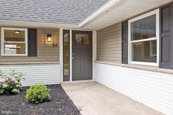 34 RED ROSE WAY, Levittown, PA 19056