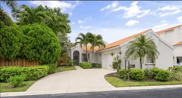 2551 La Cristal CIR, Palm Beach Gardens, FL 33410