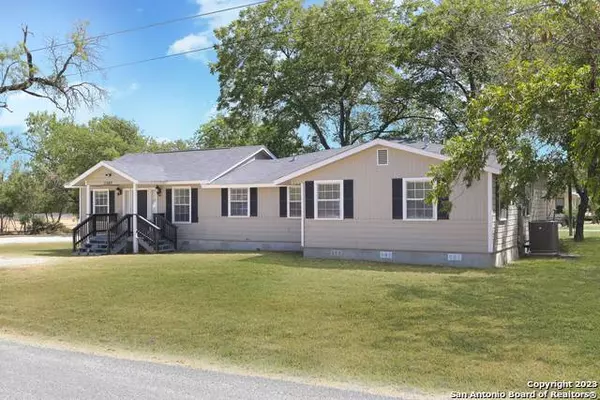 11580 Dhanis Ave, Lacoste, TX 78039