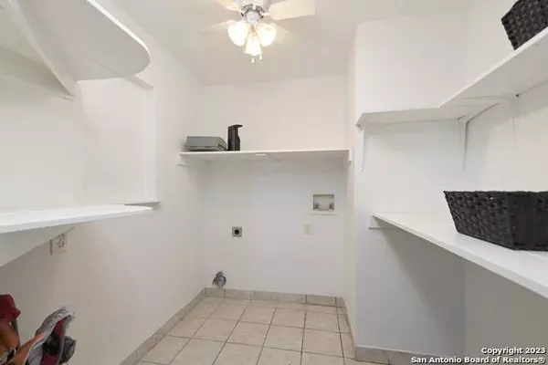 11580 Dhanis Ave, Lacoste, TX 78039