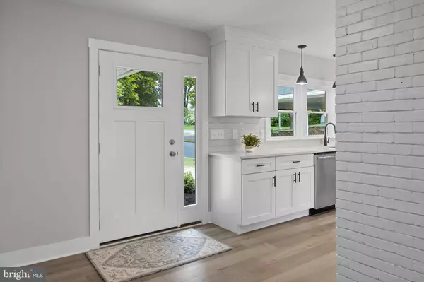 34 RED ROSE WAY, Levittown, PA 19056