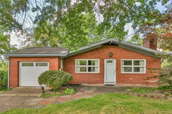 230 Williamsburg Dr, Monroeville, PA 15146