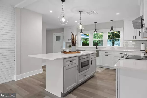 34 RED ROSE WAY, Levittown, PA 19056