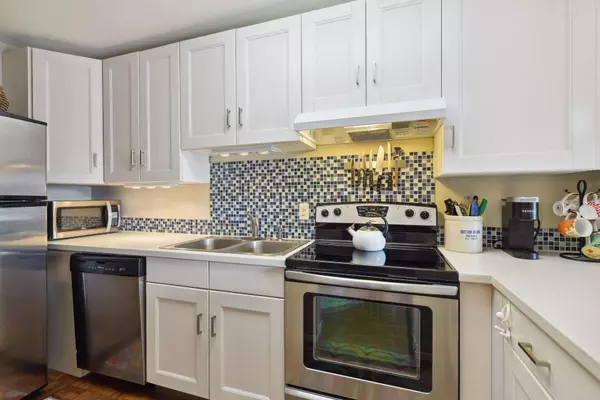 4100 Parklawn AVE #308, Edina, MN 55435