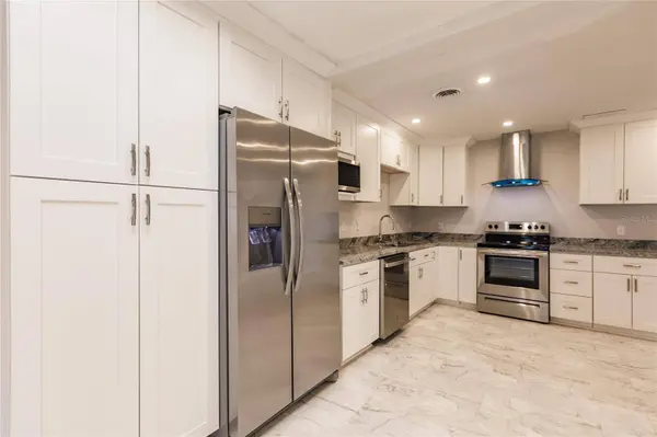 2115 SHAWNEE ST, Sarasota, FL 34231