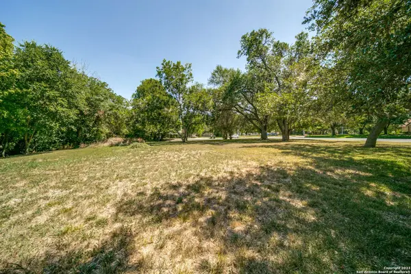 671 MONTICELLO ST, Seguin, TX 78155