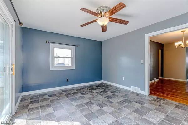 953 Bryn Mawr AVE, Wickliffe, OH 44092