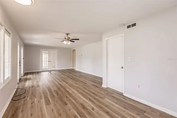 2115 SHAWNEE ST, Sarasota, FL 34231