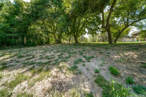 671 MONTICELLO ST, Seguin, TX 78155