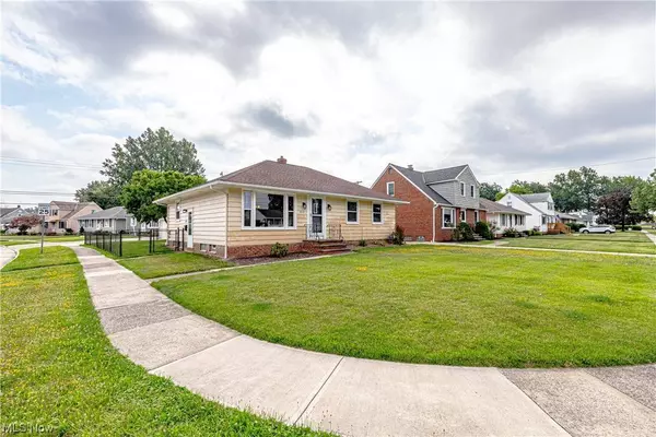 953 Bryn Mawr AVE, Wickliffe, OH 44092