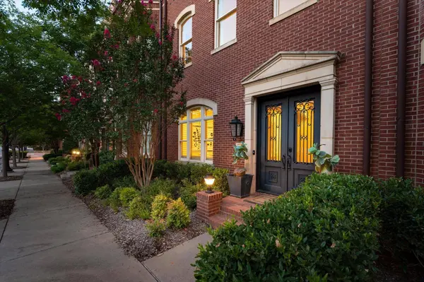 169 Summit Avenue, Southlake, TX 76092