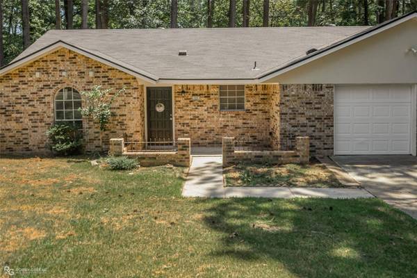 305 Whispering Pine Drive, Haughton, LA 71037