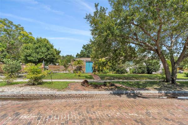 301 72ND ST N, St Petersburg, FL 33710