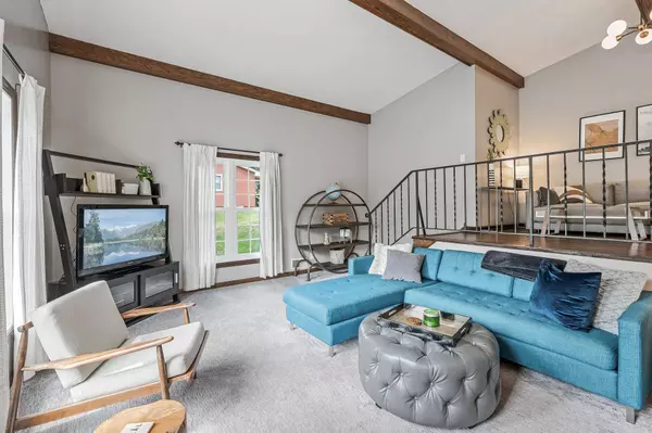 581 Suzanne AVE, Shoreview, MN 55126