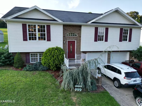 140 Hunters Run LN, Mount Carmel, TN 37645