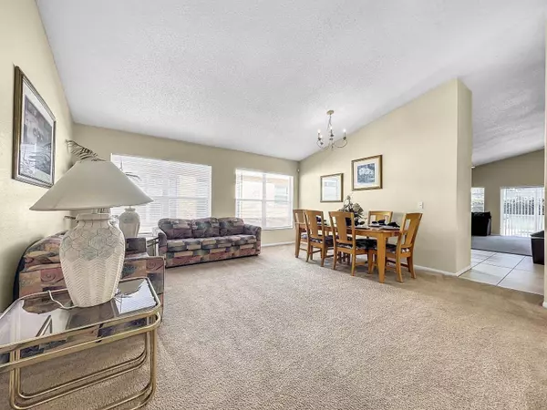 136 NAZHA DR, Davenport, FL 33897