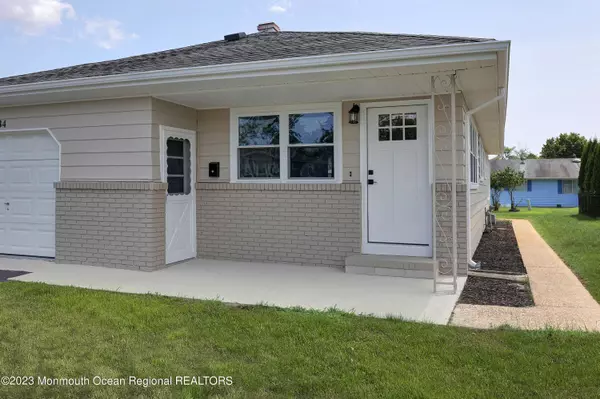 34 Saint David Drive, Toms River, NJ 08757