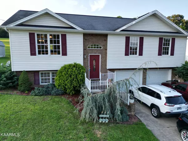 140 Hunters Run LN, Mount Carmel, TN 37645