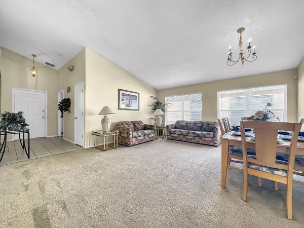 136 NAZHA DR, Davenport, FL 33897