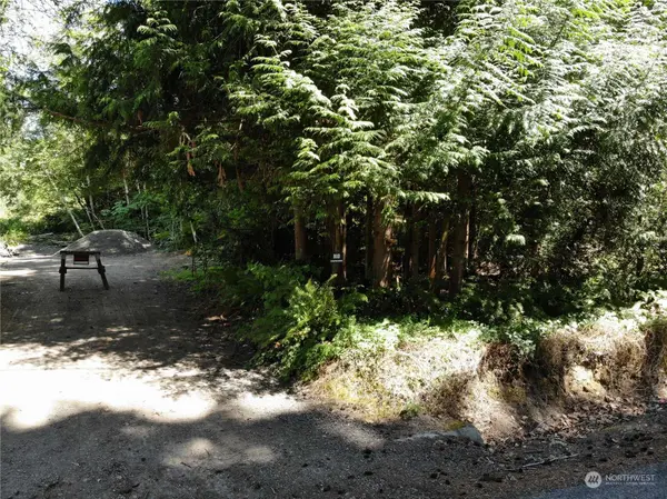 1715 N Herron RD NW, Lakebay, WA 98349