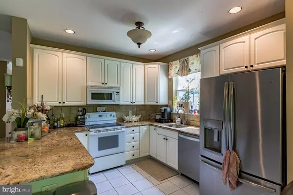 103 WEAVER DR, Marlton, NJ 08053