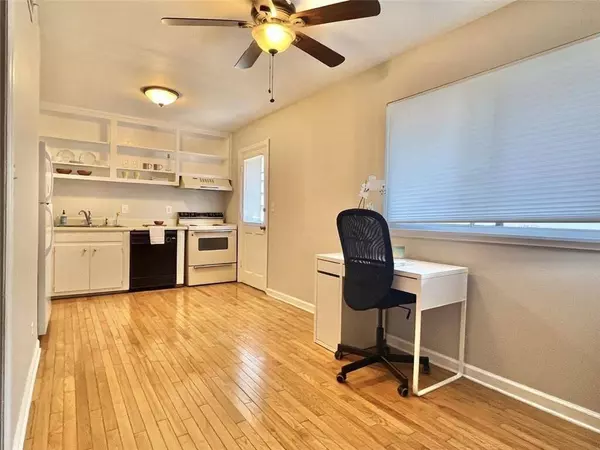 10 26TH ST NW #B4, Atlanta, GA 30309