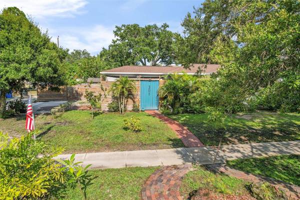 301 72ND ST N, St Petersburg, FL 33710