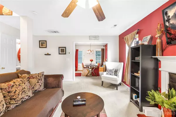 941 Grass Hollow CT, Charlotte, NC 28216