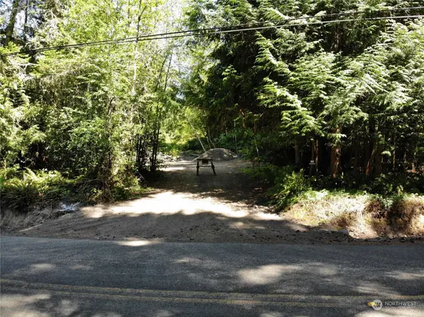 1715 N Herron RD NW, Lakebay, WA 98349