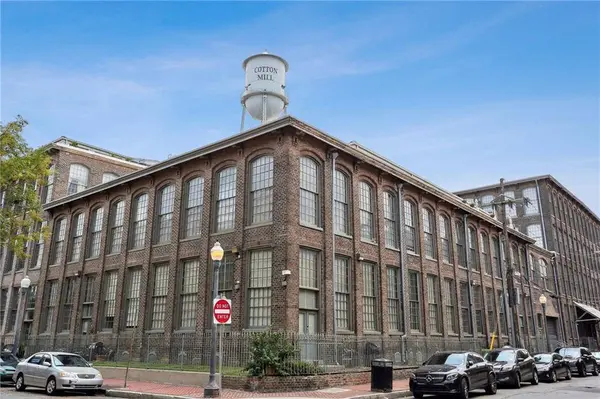 920 POEYFARRE ST #PH#8, New Orleans, LA 70130