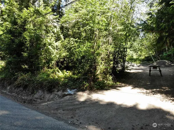 1715 N Herron RD NW, Lakebay, WA 98349