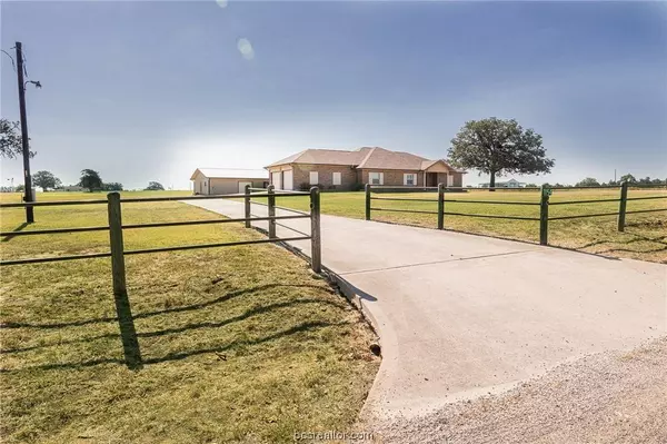 1154 County Road 105, Giddings, TX 78942