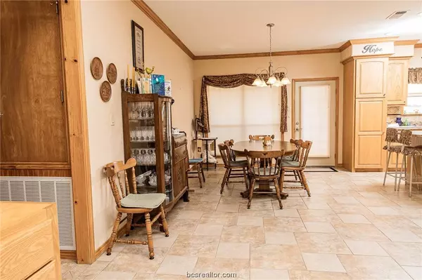 1154 County Road 105, Giddings, TX 78942