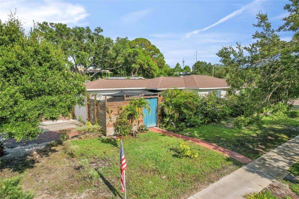 301 72ND ST N, St Petersburg, FL 33710